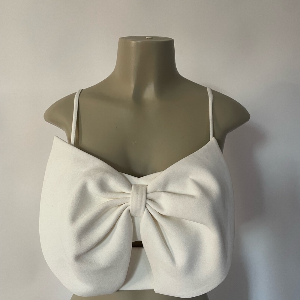 Elegant White Bow Top - Picture 2 of 5